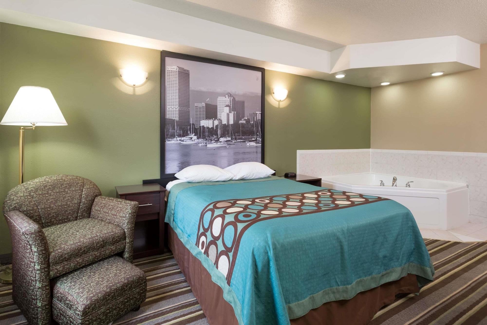 Super 8 By Wyndham Germantown/Milwaukee Hotell Eksteriør bilde