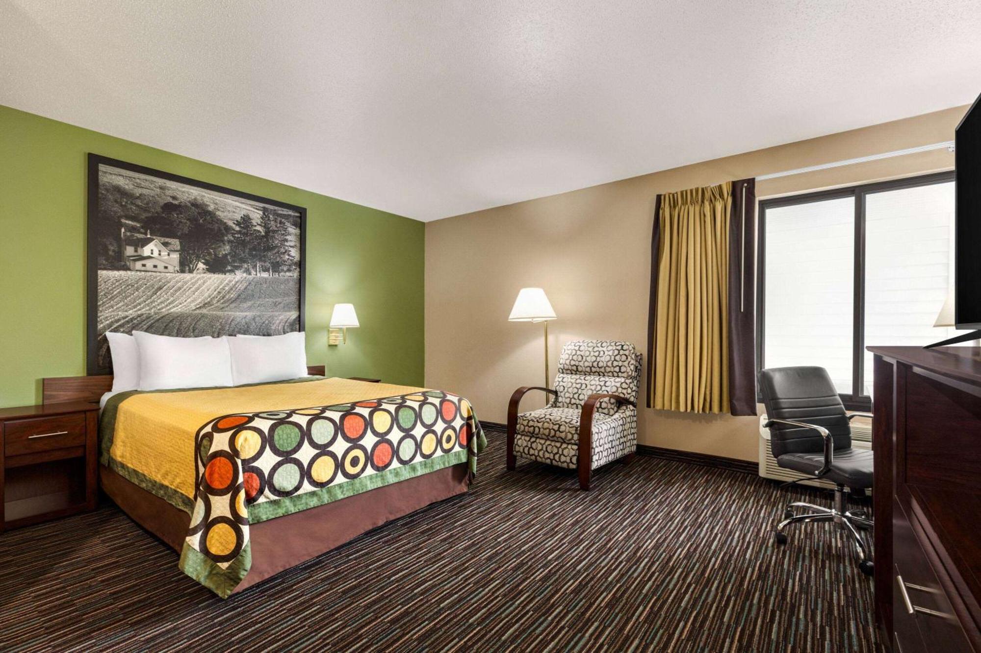 Super 8 By Wyndham Germantown/Milwaukee Hotell Eksteriør bilde