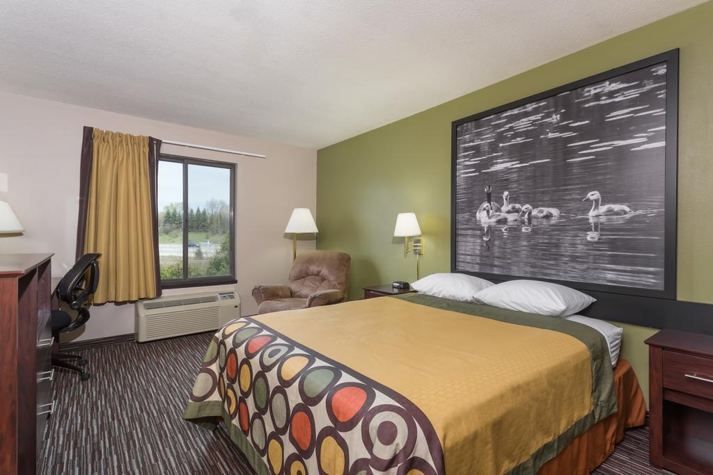 Super 8 By Wyndham Germantown/Milwaukee Hotell Eksteriør bilde